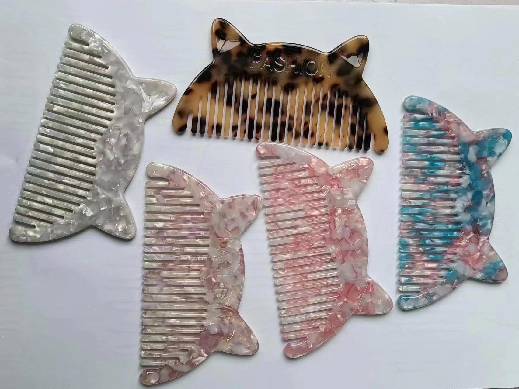Acrylic comb