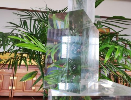 Acrylic advantages and disadvantages